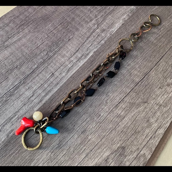 Bracelet handmade with multiple chains and beads - Picture 7 of 8